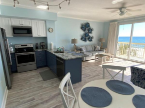 Celadon 207 beachfront 1 BR 2 BA Sleeps 6